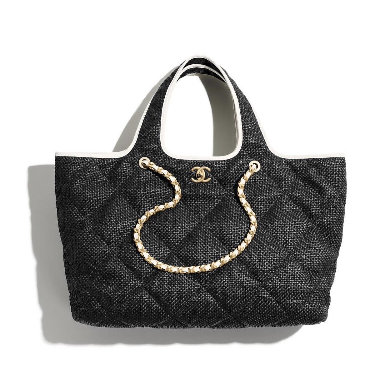 黑色編織菱格紋皮穿鍊大型購物包，NT188,800。