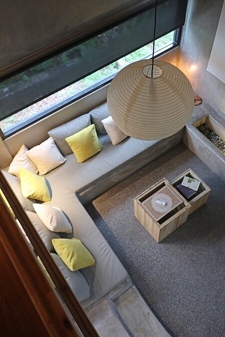 挑高的閣樓空間，視野開闊。