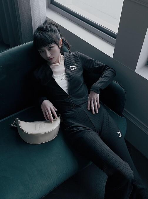 UMA流行系列Classics羅紋兩用薄長T恤，NT1,780、PUMA流行系列Classics羅紋喇叭褲，NT1,980、PUMA Sense手提小包，NT1,980、PUMA 訓練系列中衝擊運動內衣，NT828。