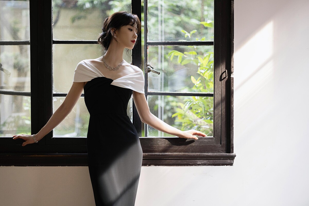 Qeelin品牌代言人劉詩詩配戴WuluWulu系列珠寶