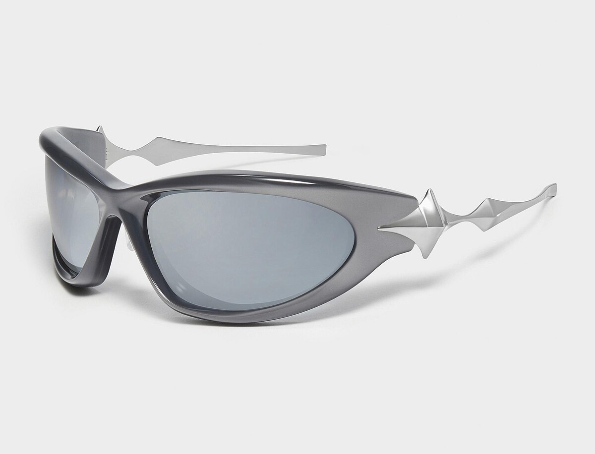 GENTLE MONSTER YYY，推薦價NT14,380元。