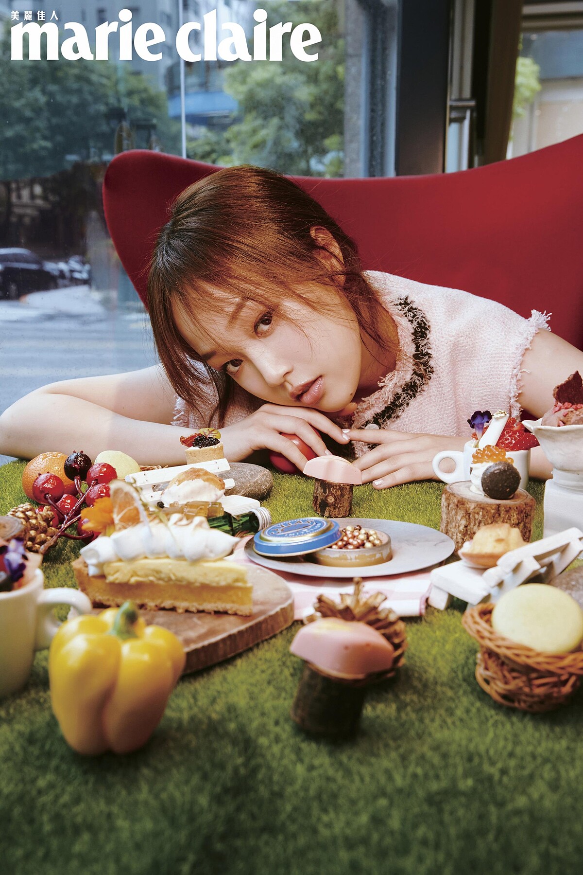 削肩背心，Off-White；粉色毛呢背心，MSGM。