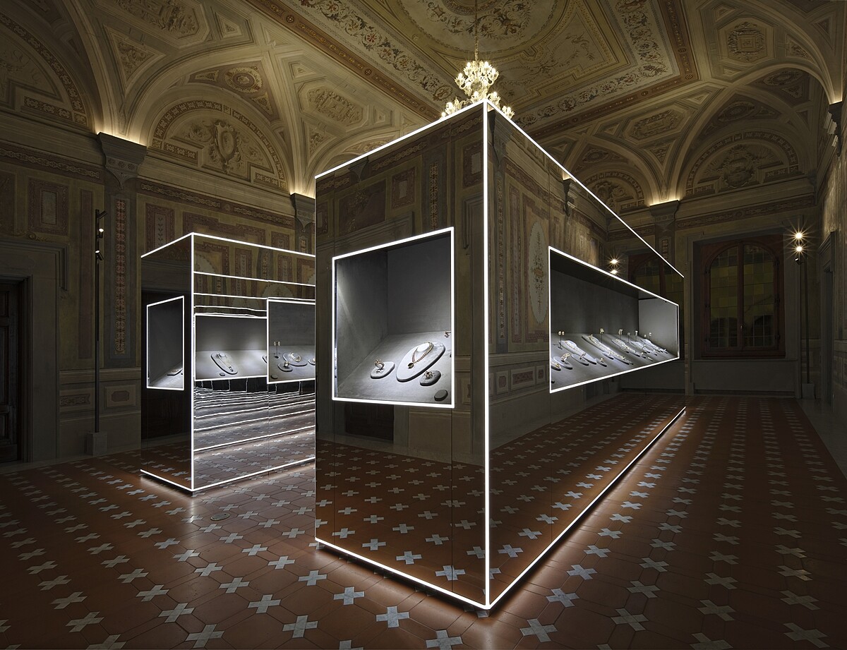 Gucci全新高級珠寶系列《Gucci Allegoria四季寓言》於佛羅倫斯前身為賽蒂曼尼宮（Palazzo Settimanni）的「Gucci典藏之家」全球首度曝光。