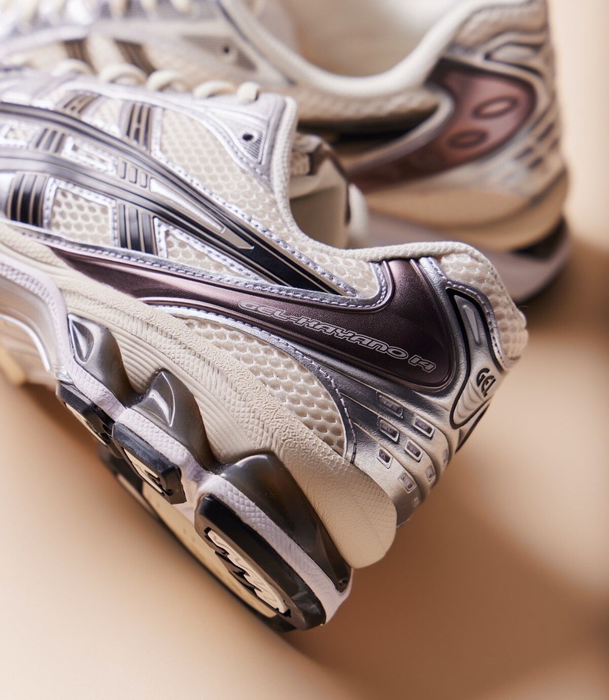 GEL-KAYANO 14 &lsquo;Cream / Black NT. 4,580