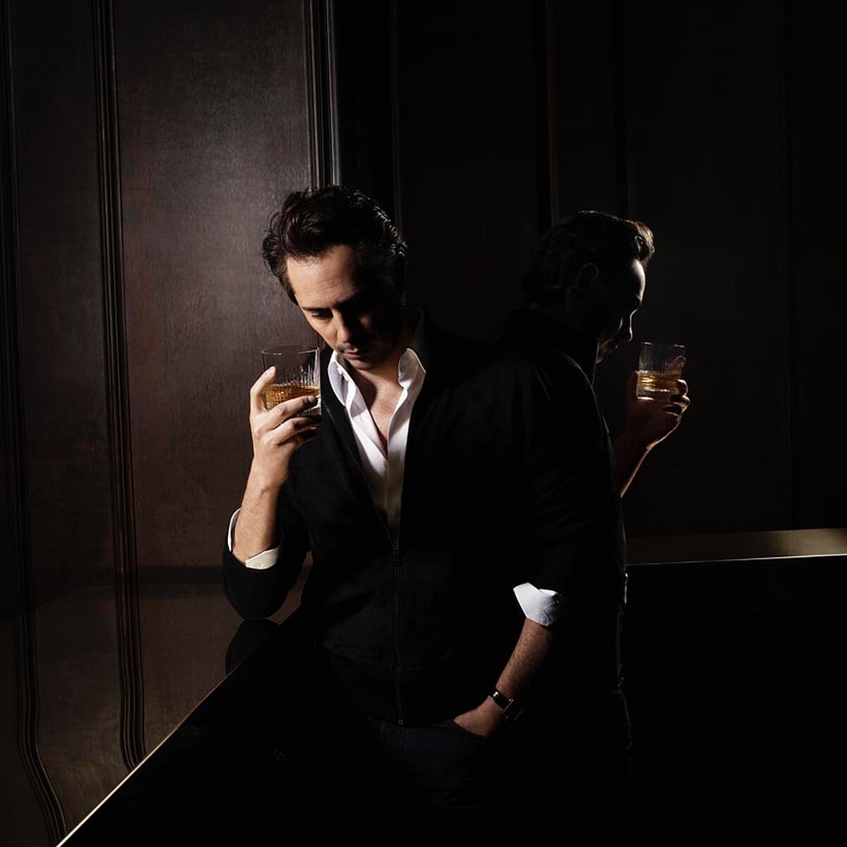 Kilian Hennesy形象照。