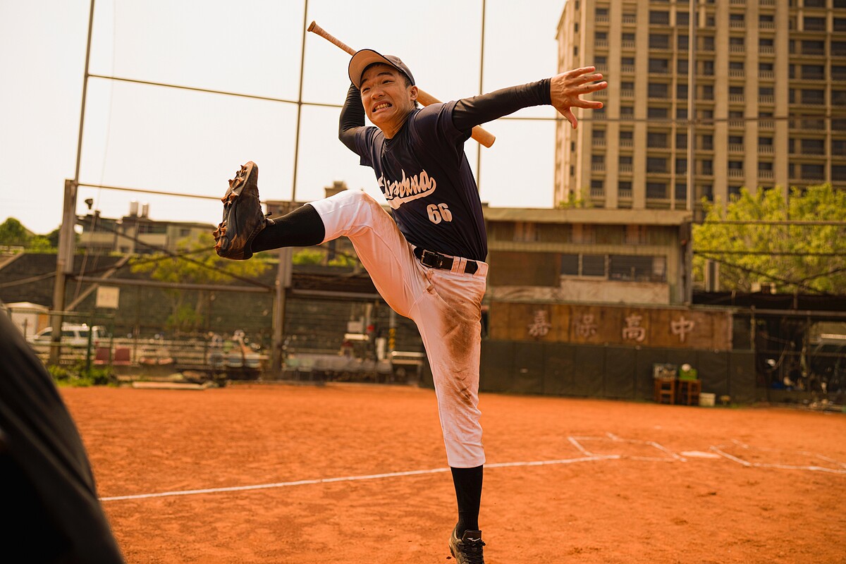 金馬最佳新人得主胡智強在《請問，還有哪裡需要加強》中展露驚人演技