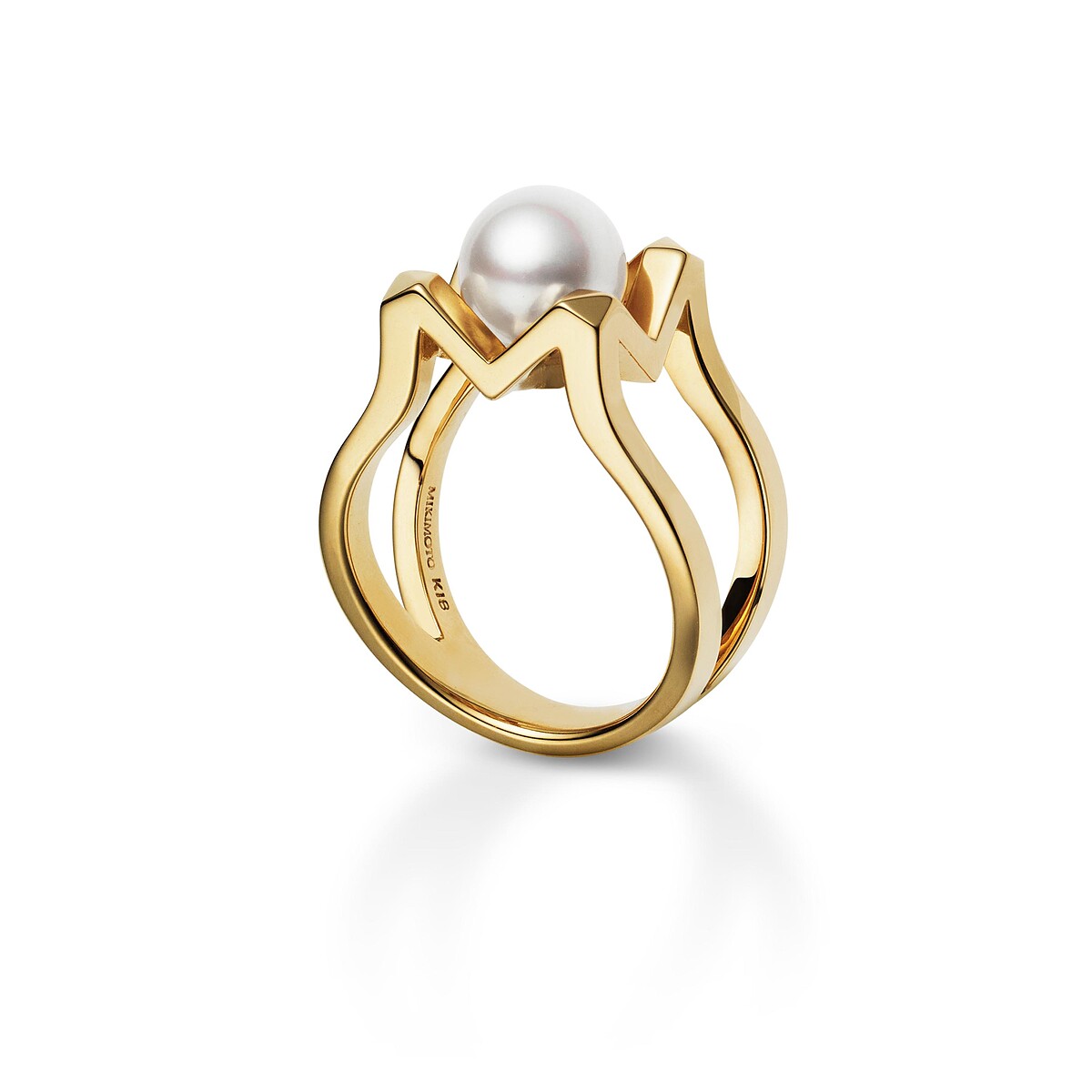 Mikimoto M Collection珍珠戒指。18K黃金搭配日本Akoya珍珠(珍珠尺寸約7.75mm) 參考價格NT$ 96,000