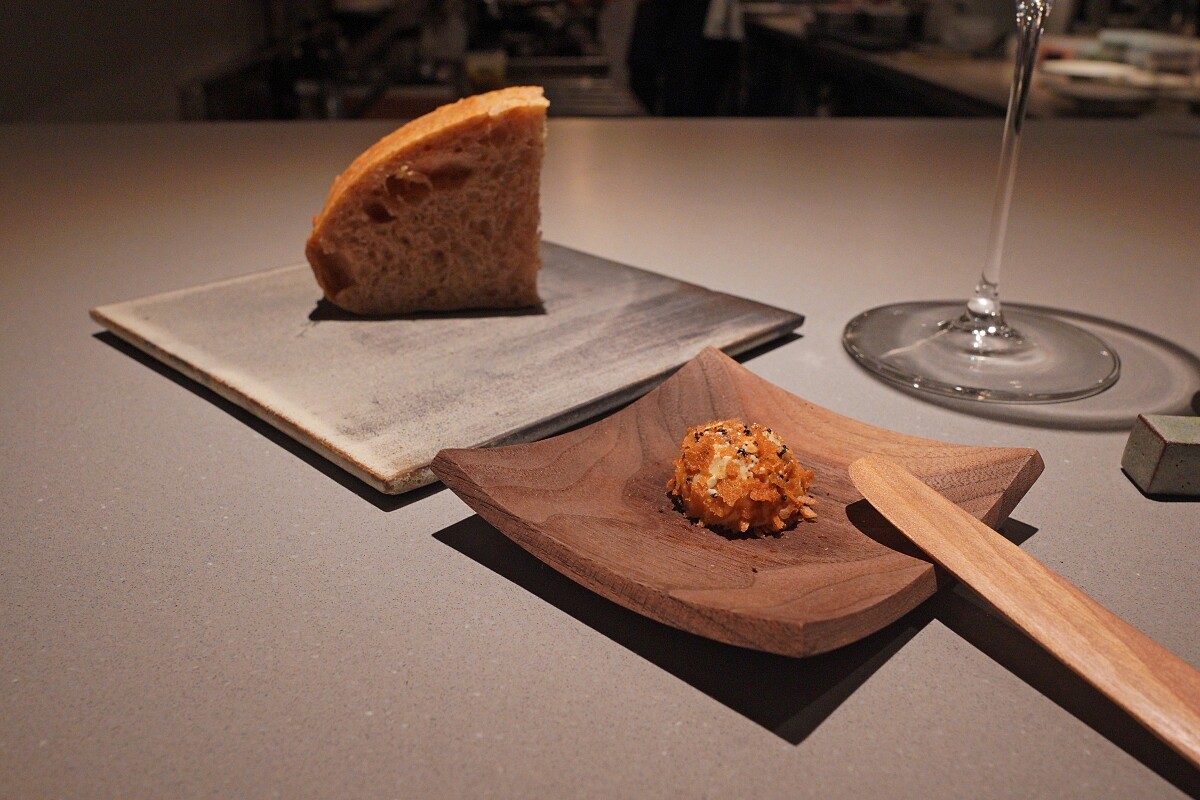 自製的酸種麵包,是主廚來到高雄後開始嘗試的新領域。