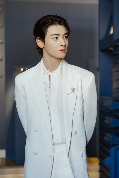 車銀優造訪位於巴黎芳登廣場12號的Chaumet總店