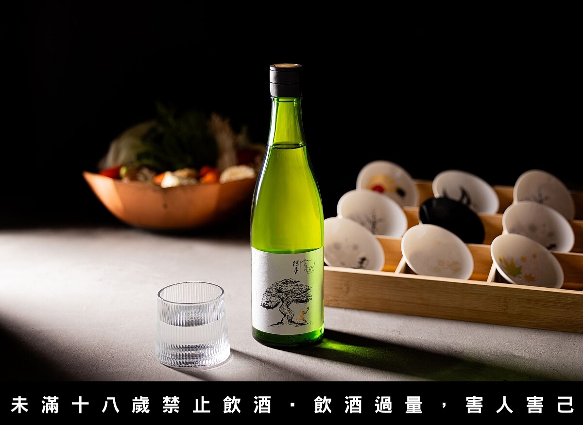 日本四國百年酒造「桂月酒造」為金月獨家釀造的聯名款清酒。