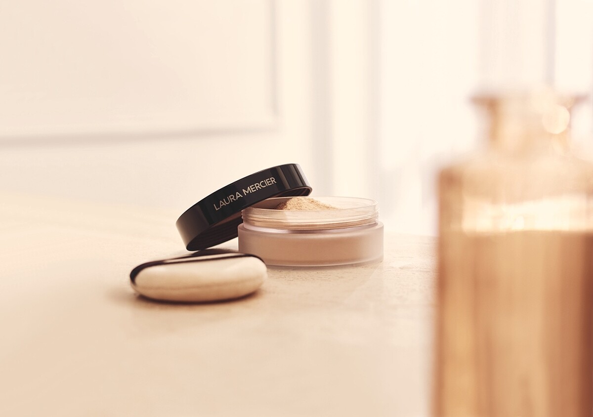 LAURA MERCIER 2023煥顏透明蜜粉限量增量版禮盒49g，NT2,150