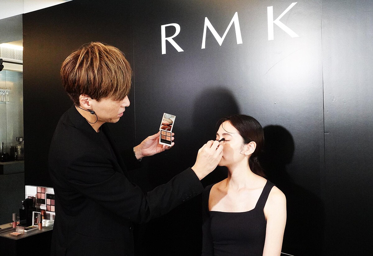 日本RMK專業彩妝師-堀 布昌特別來台親授RMK Monochromatic-單色&rdquo;煙燻眼妝