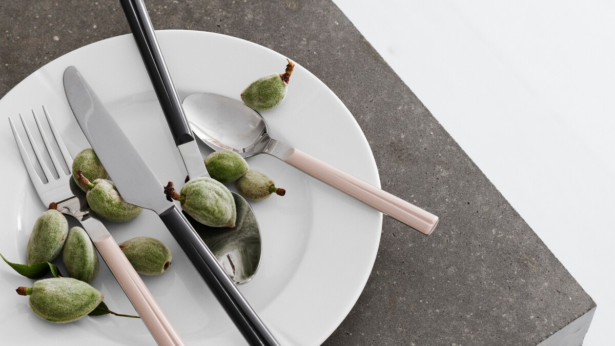 Rosendahl「Grand Cru Bistro 丹麥人餐具 16 件組」。