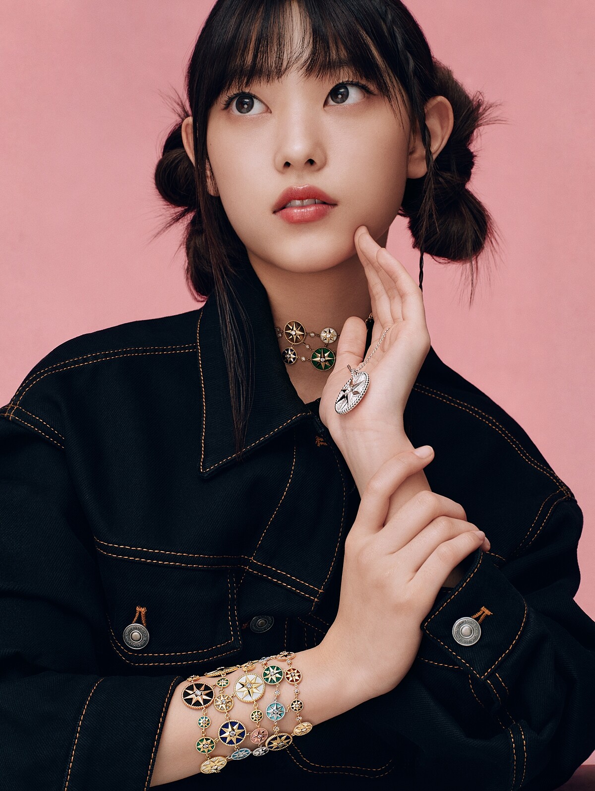 Dior品牌大使的韓國女團NewJeans成員Haerin演繹形象照