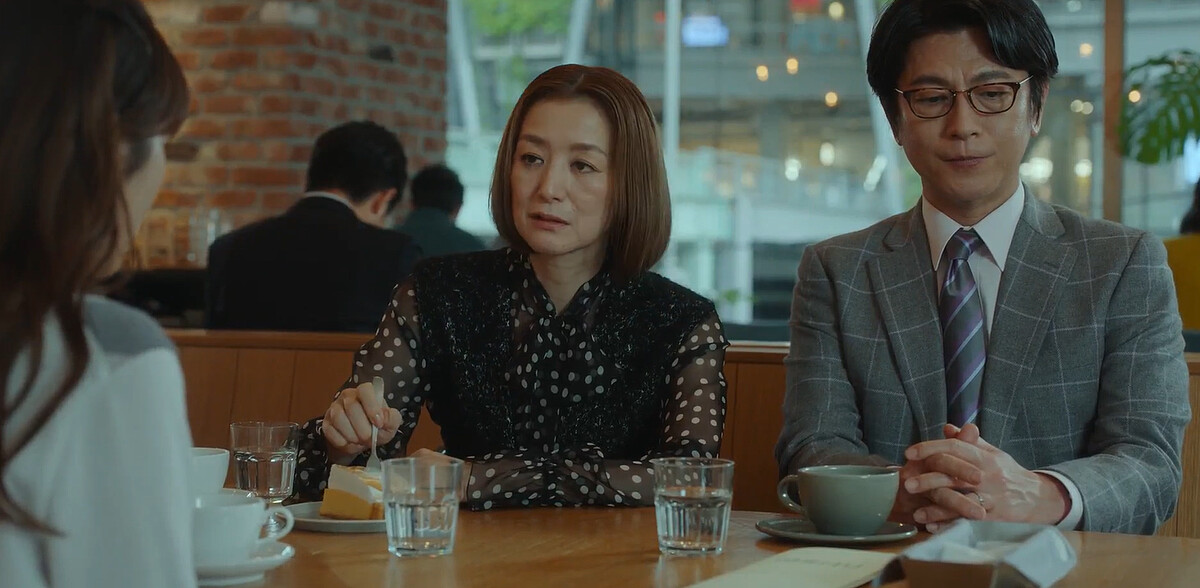 《火燒御手洗家》鈴木京香(左)和及川光博(右)再婚,把及川光博嗑得死死的