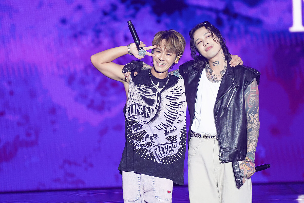 8鼓鼓終於與Marz23終於同台合唱合作曲〈一起廢〉