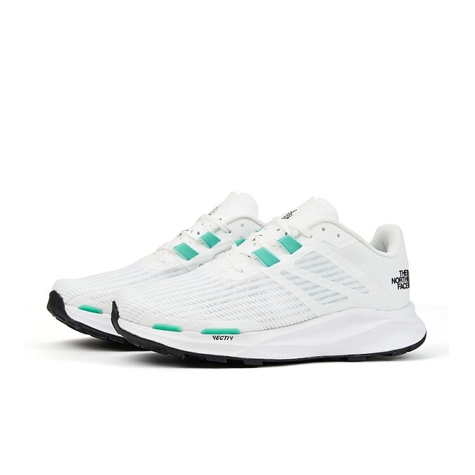 女款白色抓地戶外休閒輕便野跑鞋 NT.4,380