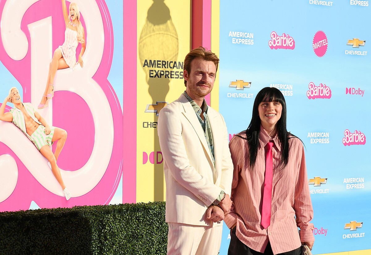 Billie Eilish與Finneas出席首映