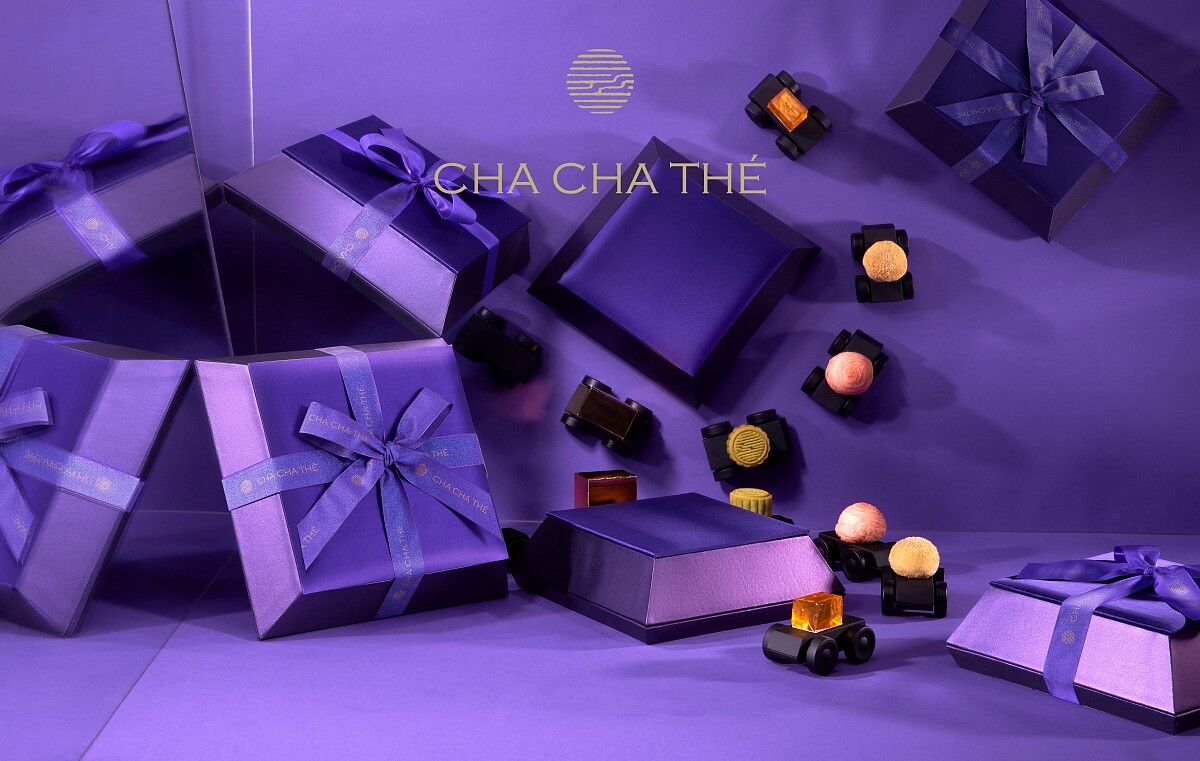 尊爵紫氣勢非凡。