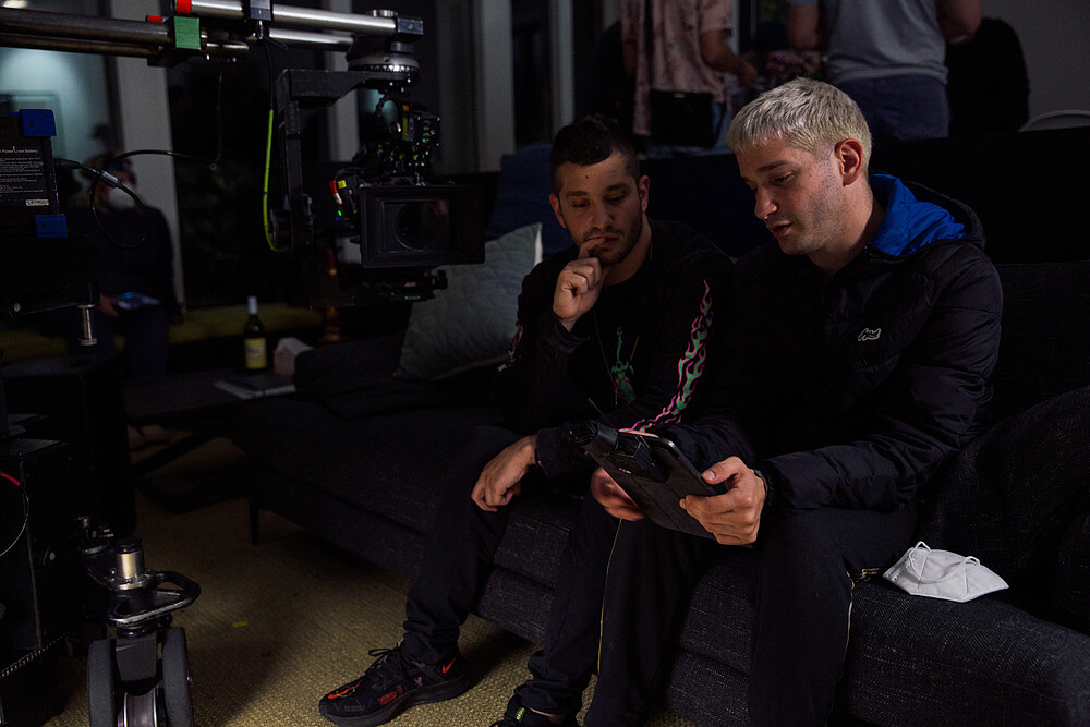 《鬼手鬼手 請開口》雙胞胎導演從網紅轉戰電影圈大成功_右起_丹尼菲利浦（Danny Philippou）跟麥可菲利浦（Michael Philippou）