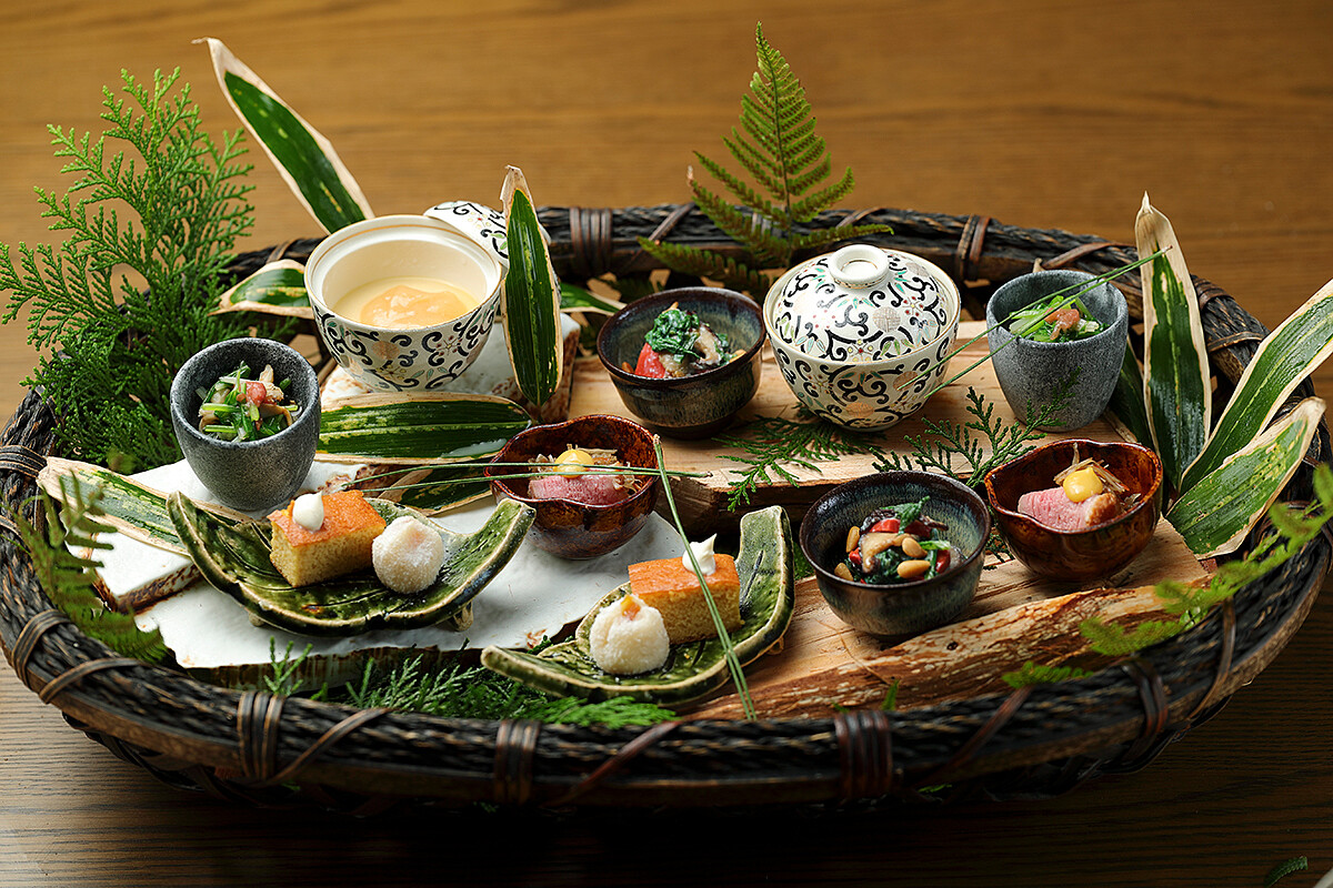 視覺上氣派十足的冷菜盤組合。