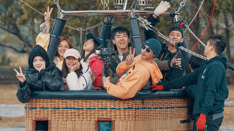 《光開門就很忙了》激發本性！周興哲坐熱汽球感動哭、許瑋甯享受高空360度台東絕景