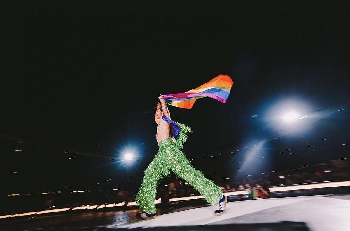 截取自Harry Styles IG:@harrystyles