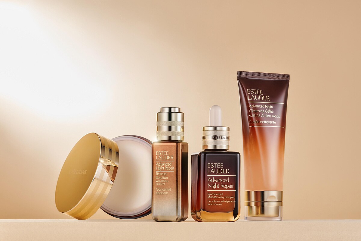 (左至右) 小棕卸妝膏、小棕SOS安瓶、小棕瓶、小棕潔顏蜜。