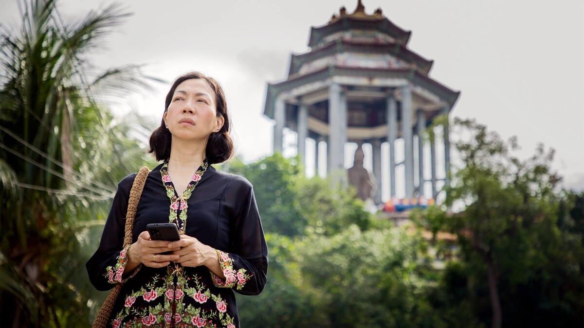 《五月雪》劇情以女主角「小英」（萬芳飾演）人生中相隔49年的兩天作緊扣敘述