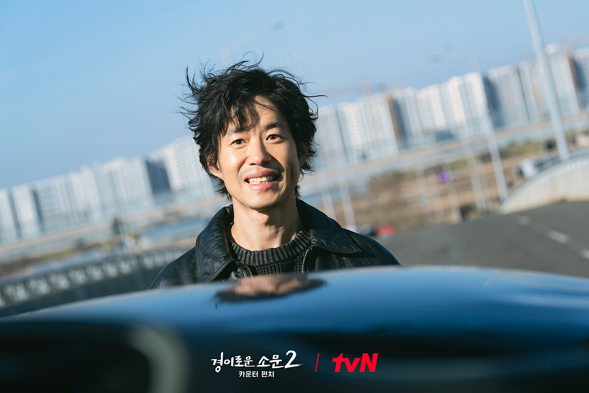 劉俊相飾演賈模度