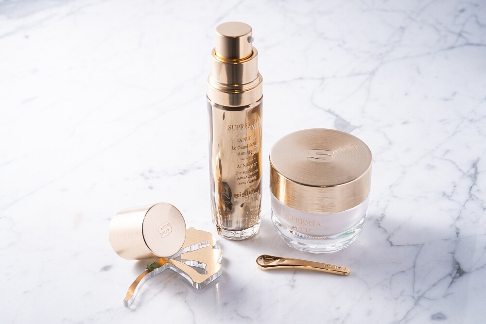 Sisley Supremÿa極致夜間奇蹟逆時精萃及精質霜。
