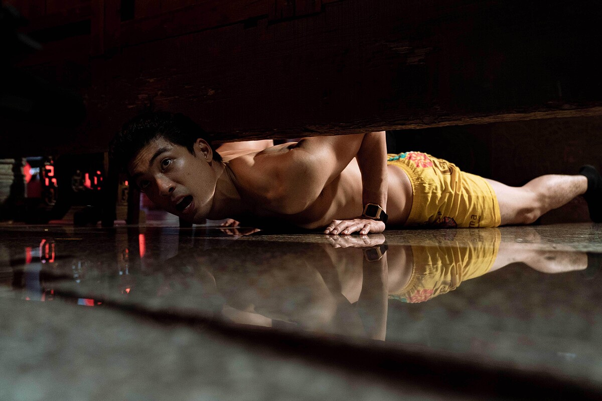 《地獄里長》林哲熹劇中協助查案，不惜犧牲色相潛入議長的神秘招待所