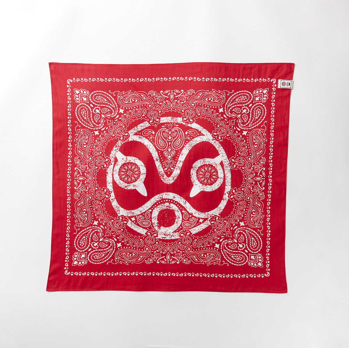 Levi's® X Princess Mononoke 經典方巾 NT$1,900。