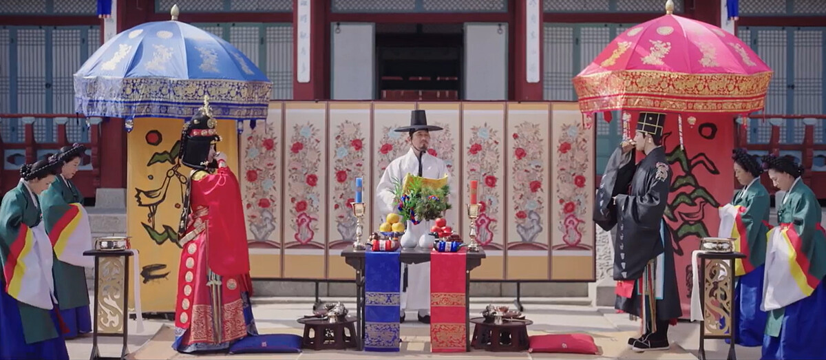 本部長Cosplay古裝帝王，第一次和嗣朗假結婚