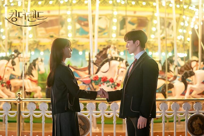 本部長嗣朗Coplay高中生，模仿我的野蠻女友橋段