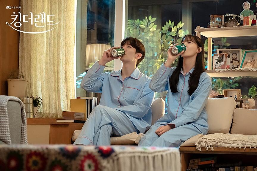 不只情侶衣，情侶睡衣也被熱搜