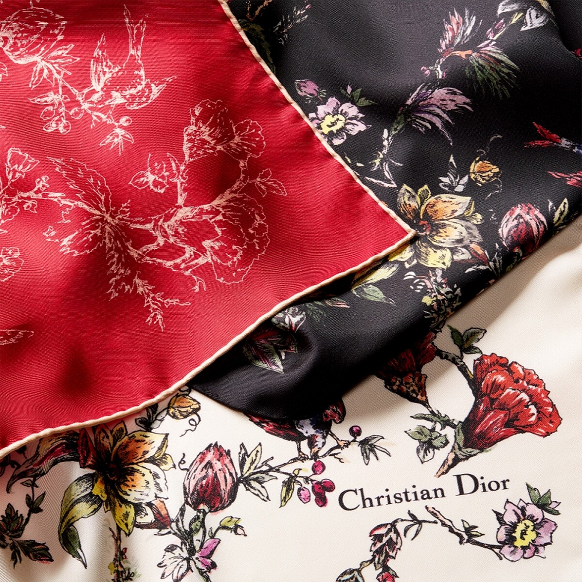 迪奧香氛世家系列花園限量版香氛絲巾。