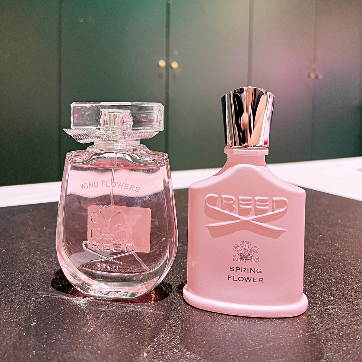 CREED (左)迷蹤與(右)春漾花華。