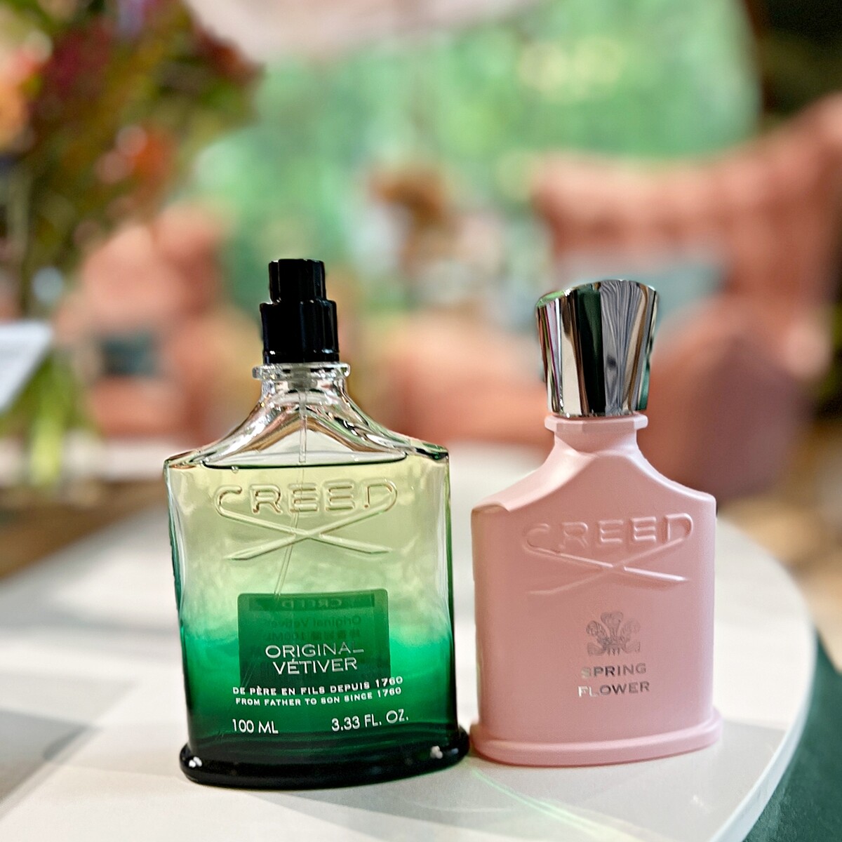 CREED (左)綠香岩蘭與(右)春漾花華。