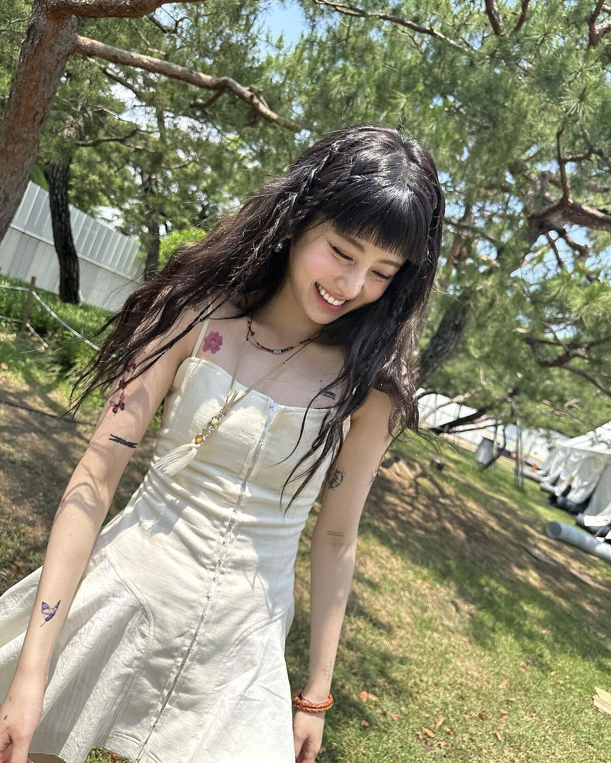 LE SSERAFIM的成員允真。