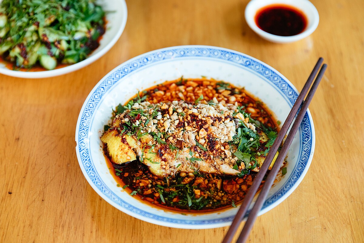 提供道地的陝西料理。