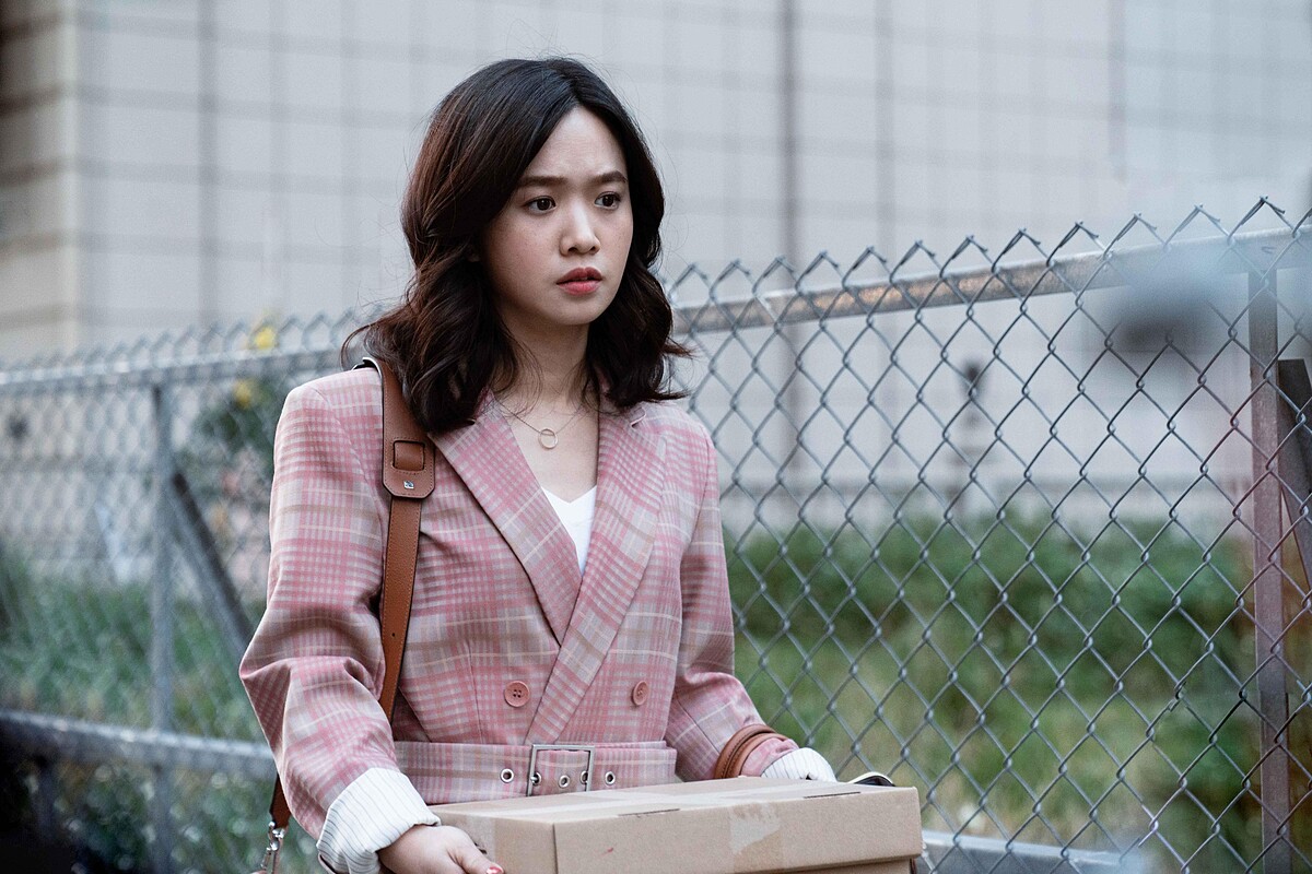 《地獄里長》嚴正嵐演出菜鳥律師「趙暖」，勇於追尋與理想相符的人生方向