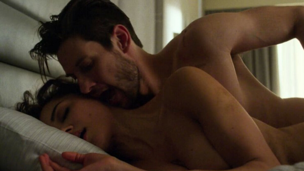 在床上，不是叫得越大聲就代表越舒服，放鬆地好好享受，你的反應自然就能讓對方感受得出