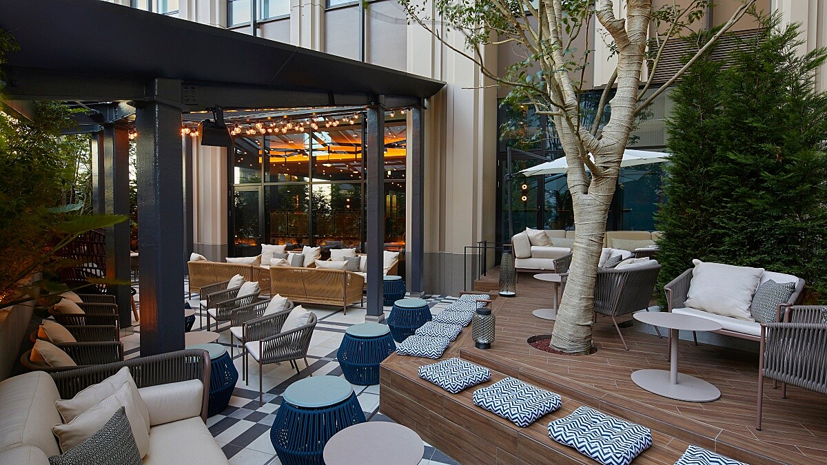 2樓District餐廳戶外露台氣氛放鬆