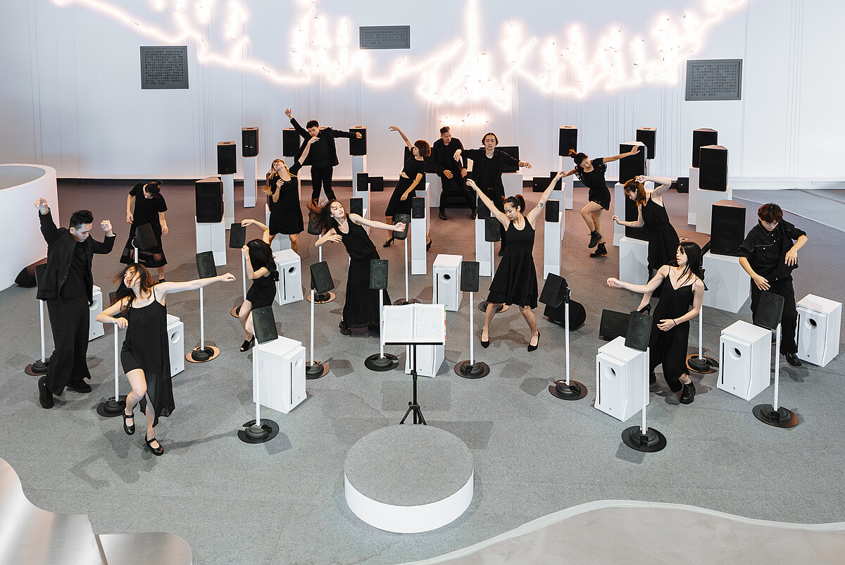 《跳一首曲》以聲響實驗樂曲啟動身體演繹音符及旋律