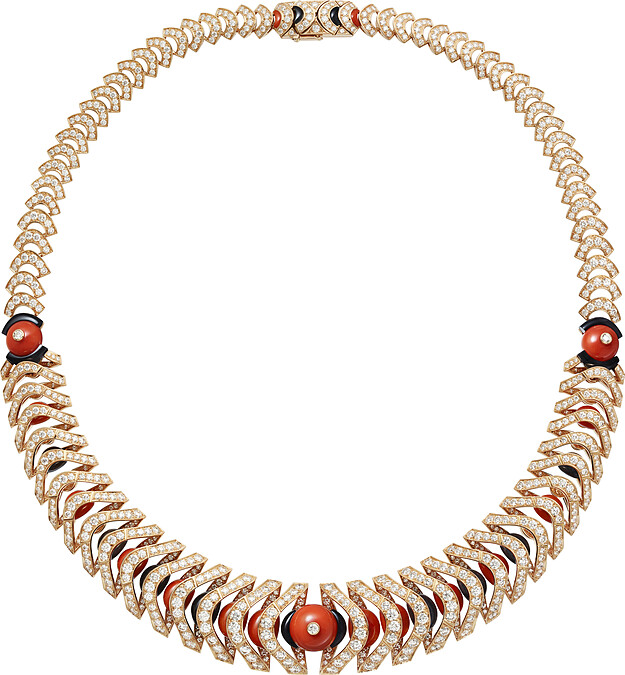 玫瑰金，珊瑚圓珠，珊瑚和縞瑪瑙圖案，圓形明亮式切割鑽石。參考價格約NT$ 12,000,000