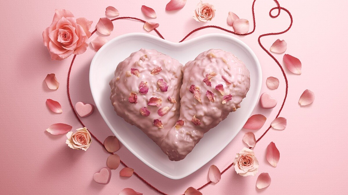 最夢幻炸雞！肯德基「玫瑰粉紅巧克力脆雞」七夕限量開賣，訂餐小秘訣公開