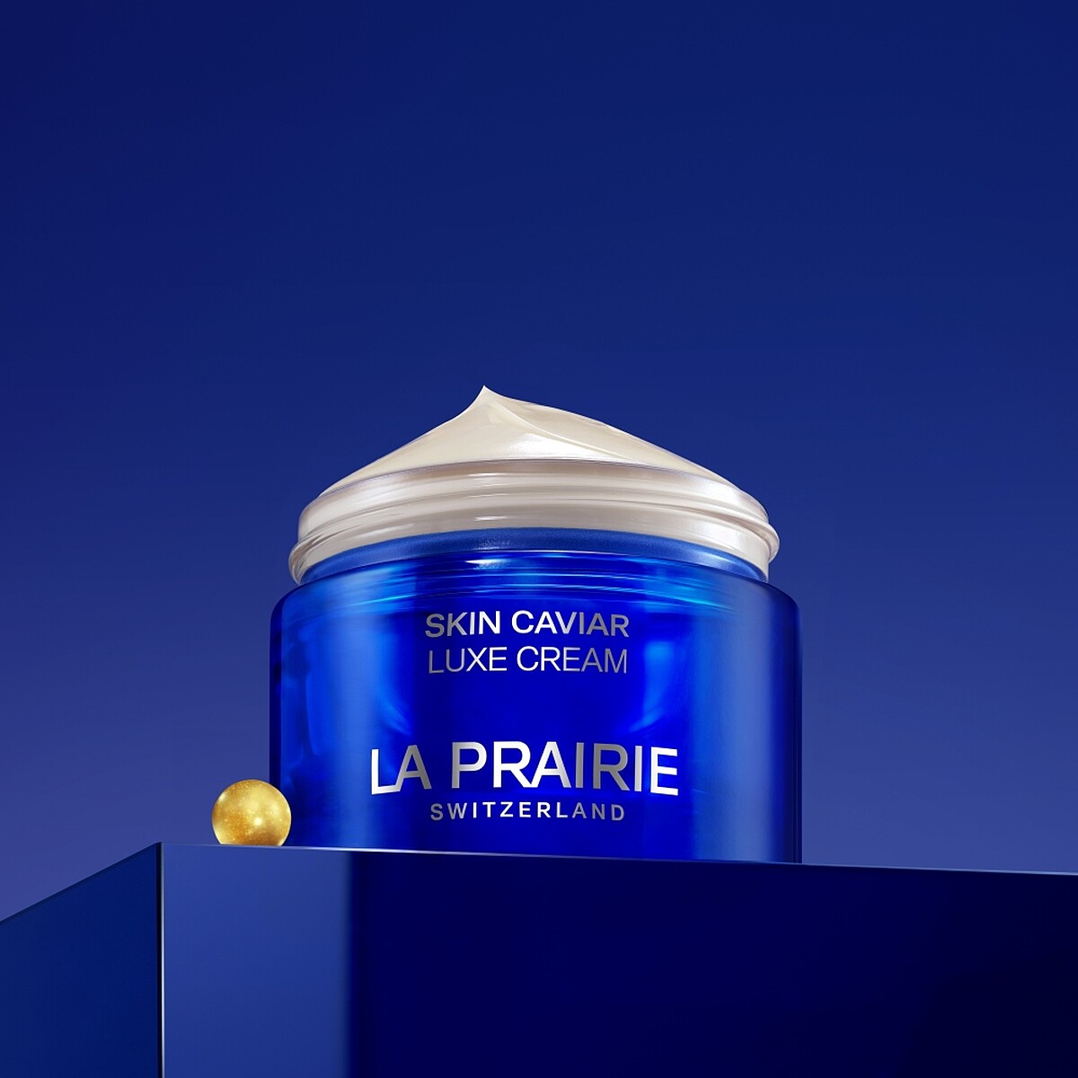 LA PRAIRIE萊珀妮魚子美顏乳霜情境圖。