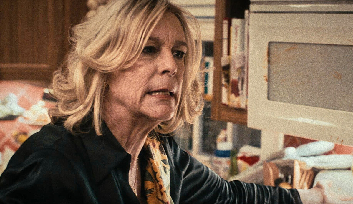 潔美李寇蒂斯飾演卡米的母親唐娜。