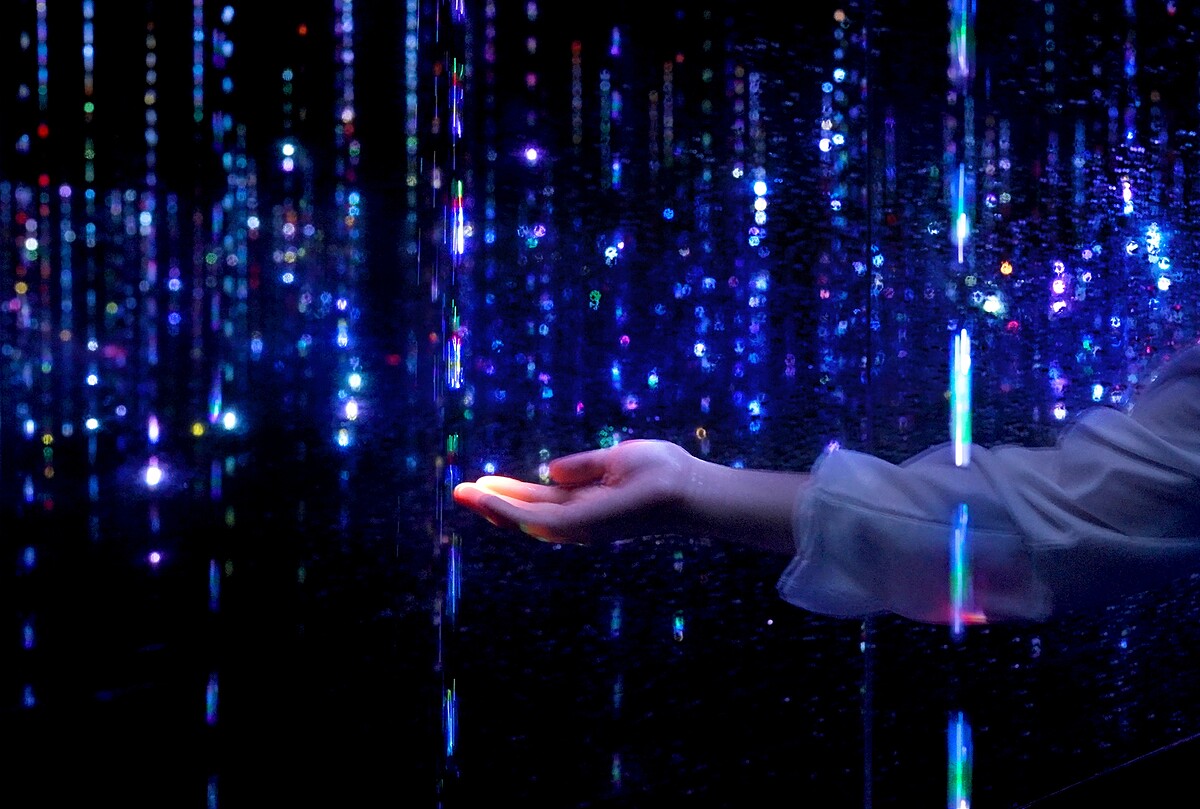 teamLab《生命是轉瞬即逝的光的結晶》&copy; teamLab
